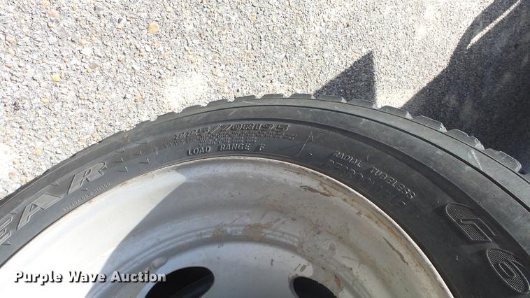 image for item AM9021 2011 Ford F450 Super Duty Crew Cab utility truck