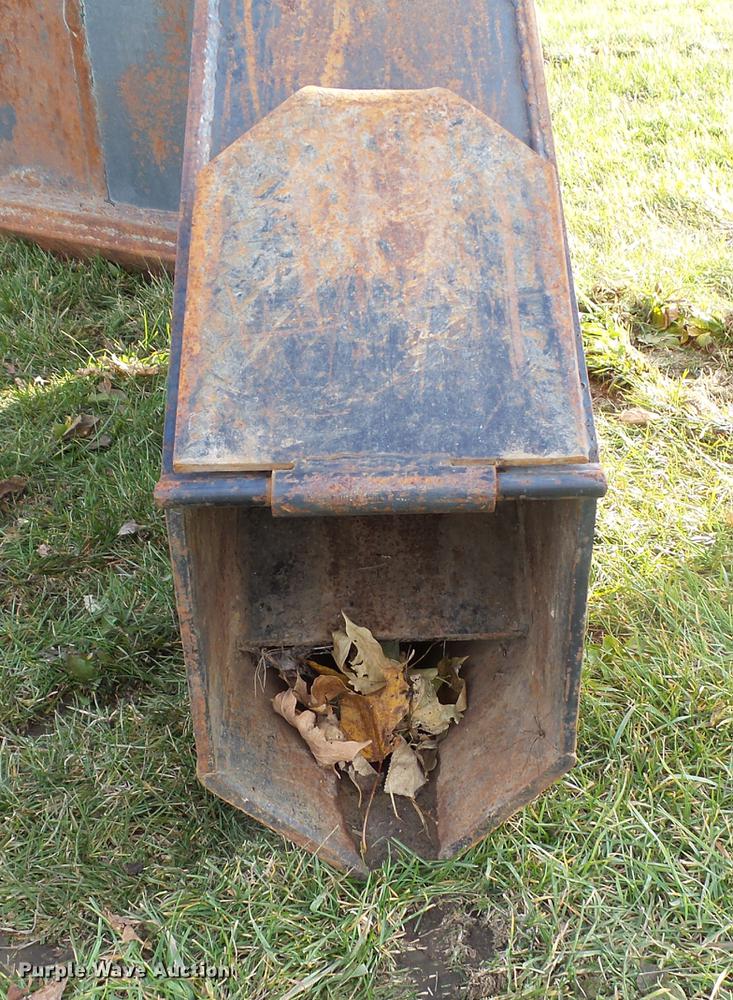 image for item DA3588 2009 Challenger MT865C tractor with tile plow