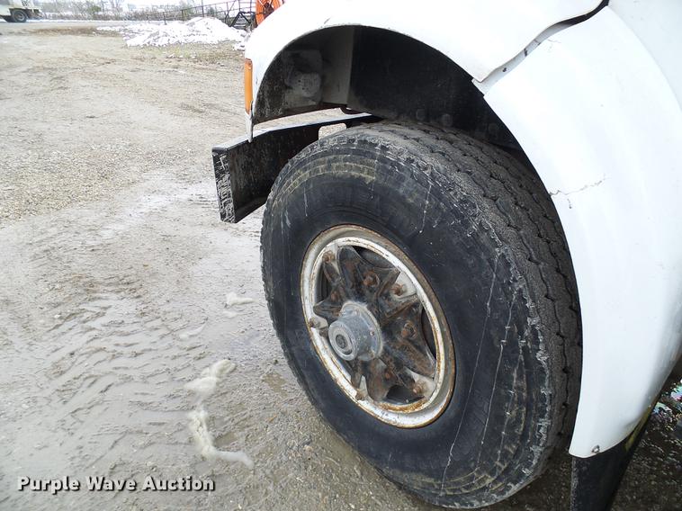 image for item DB2056 1996 International 4700 bucket truck