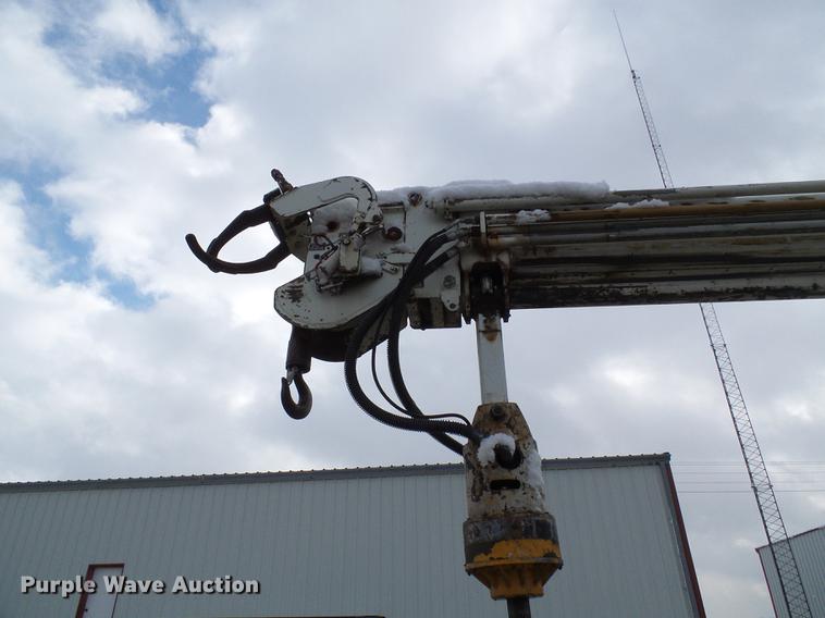 image for item DB2056 1996 International 4700 bucket truck