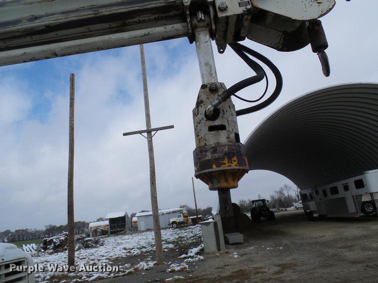 image for item DB2056 1996 International 4700 bucket truck