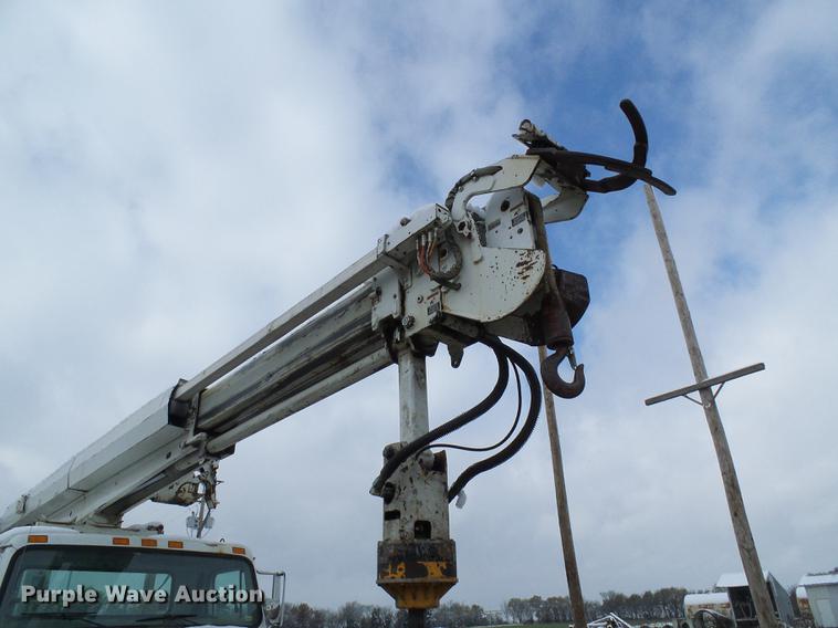 image for item DB2056 1996 International 4700 bucket truck