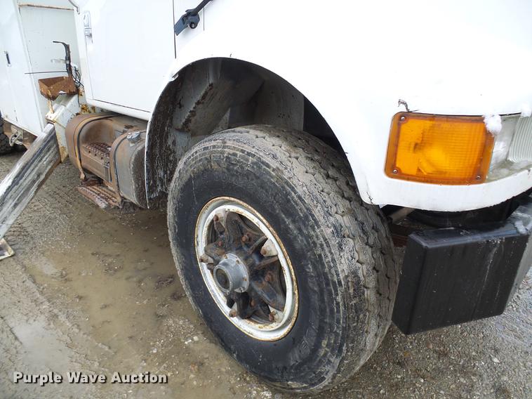 image for item DB2056 1996 International 4700 bucket truck