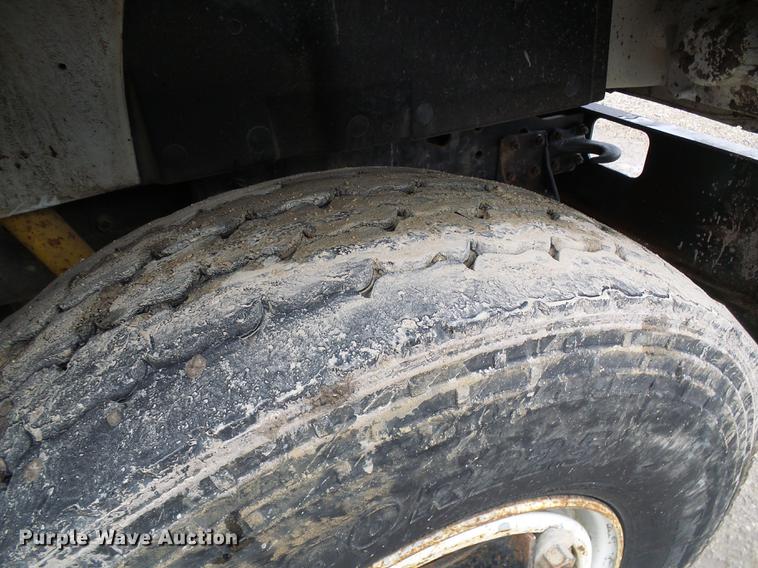 image for item DB2056 1996 International 4700 bucket truck