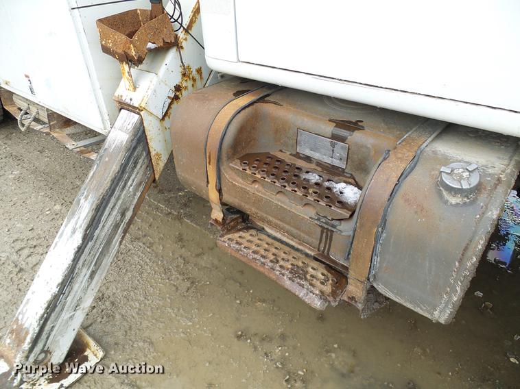 image for item DB2056 1996 International 4700 bucket truck