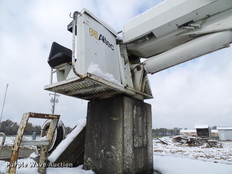 image for item DB2056 1996 International 4700 bucket truck