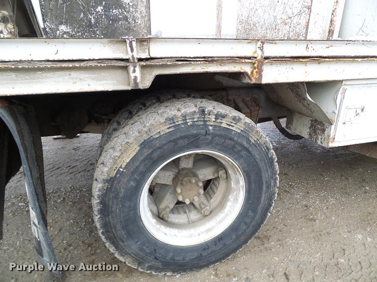 image for item DB2056 1996 International 4700 bucket truck