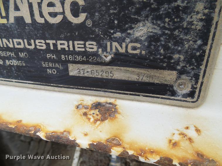 image for item DB2056 1996 International 4700 bucket truck