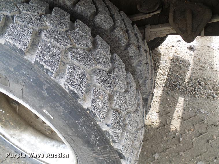 image for item DB2056 1996 International 4700 bucket truck