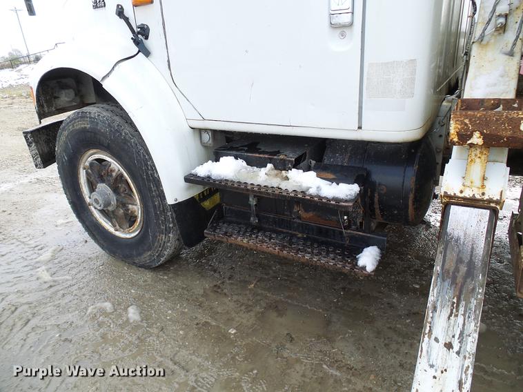 image for item DB2056 1996 International 4700 bucket truck