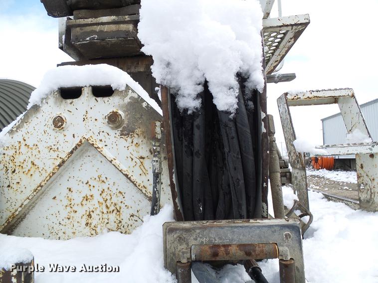 image for item DB2056 1996 International 4700 bucket truck