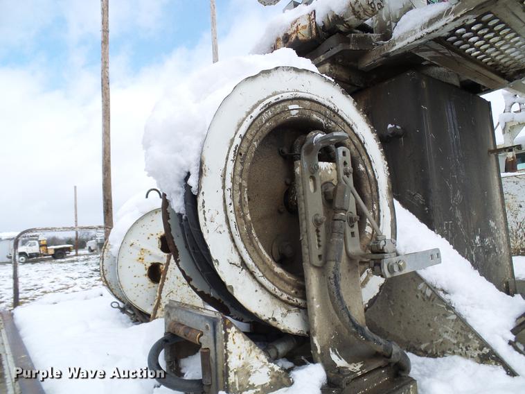 image for item DB2056 1996 International 4700 bucket truck