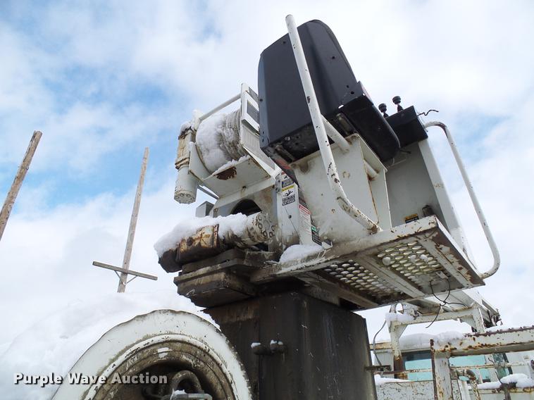 image for item DB2056 1996 International 4700 bucket truck