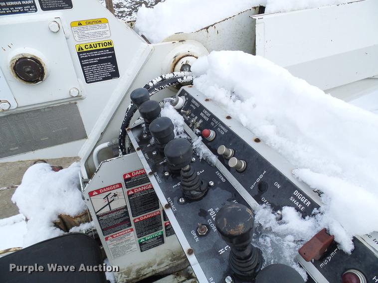 image for item DB2056 1996 International 4700 bucket truck