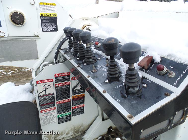 image for item DB2056 1996 International 4700 bucket truck