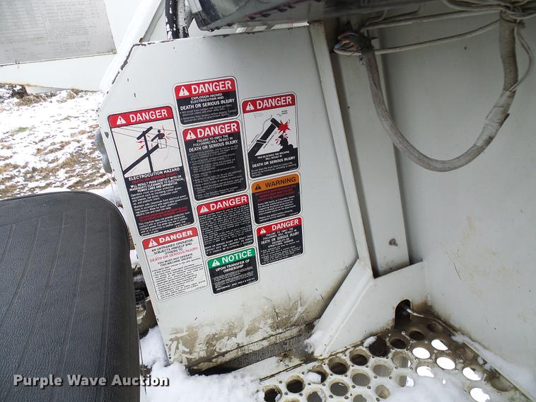 image for item DB2056 1996 International 4700 bucket truck