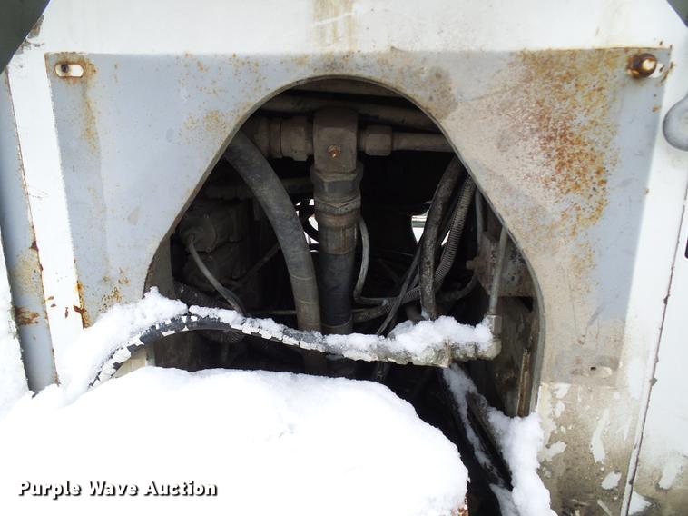 image for item DB2056 1996 International 4700 bucket truck