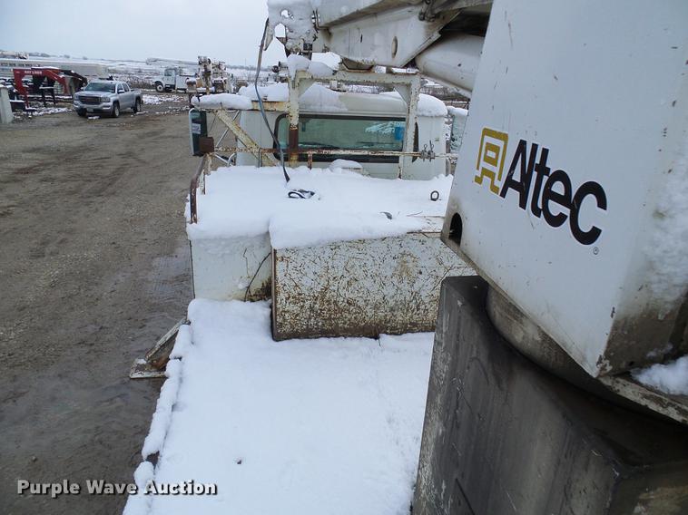 image for item DB2056 1996 International 4700 bucket truck