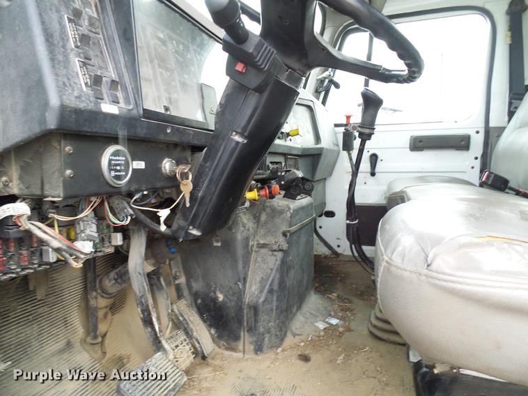 image for item DB2056 1996 International 4700 bucket truck