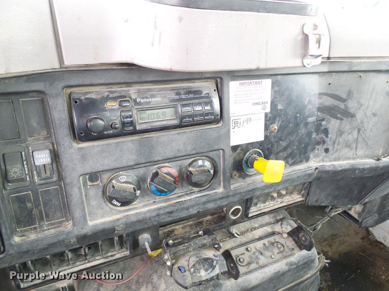 image for item DB2056 1996 International 4700 bucket truck