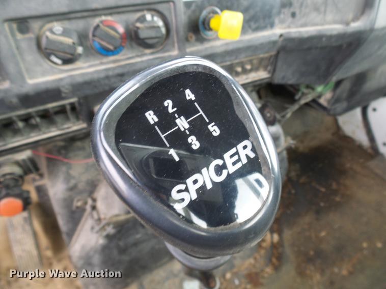 image for item DB2056 1996 International 4700 bucket truck