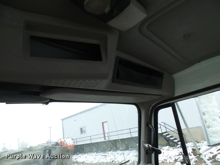 image for item DB2056 1996 International 4700 bucket truck