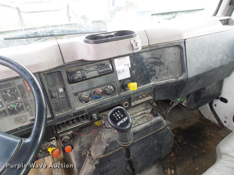 image for item DB2056 1996 International 4700 bucket truck