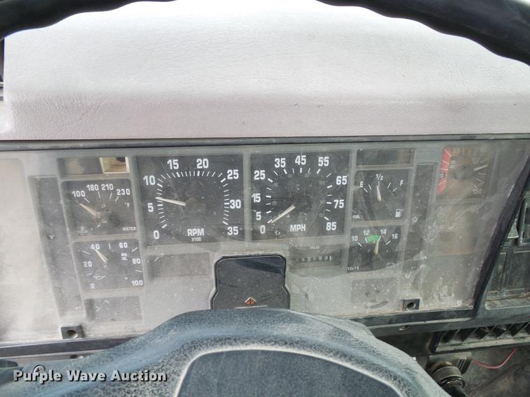 image for item DB2056 1996 International 4700 bucket truck