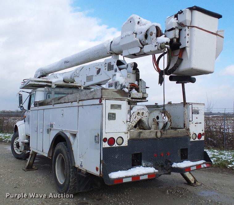 image for item DB2057 1993 International 4900 bucket truck