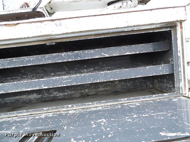 image for item DB2057 1993 International 4900 bucket truck