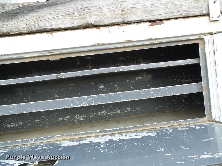 image for item DB2057 1993 International 4900 bucket truck