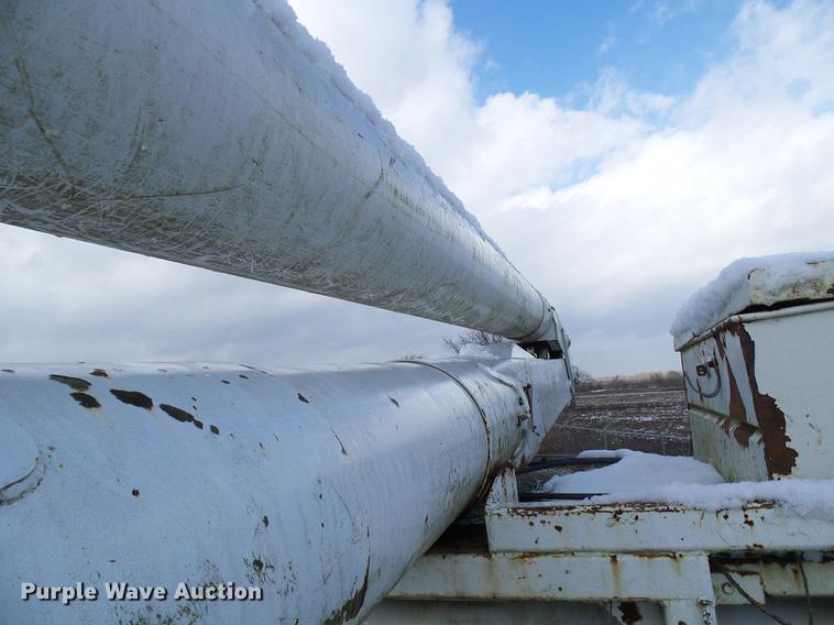 image for item DB2057 1993 International 4900 bucket truck