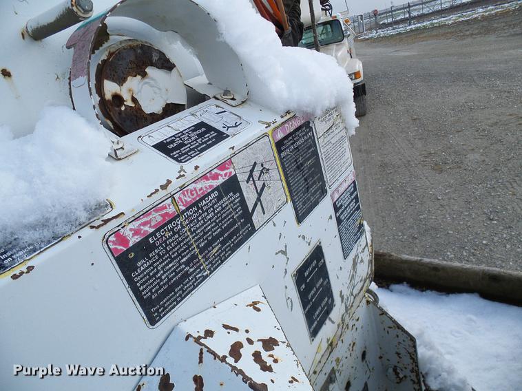 image for item DB2057 1993 International 4900 bucket truck