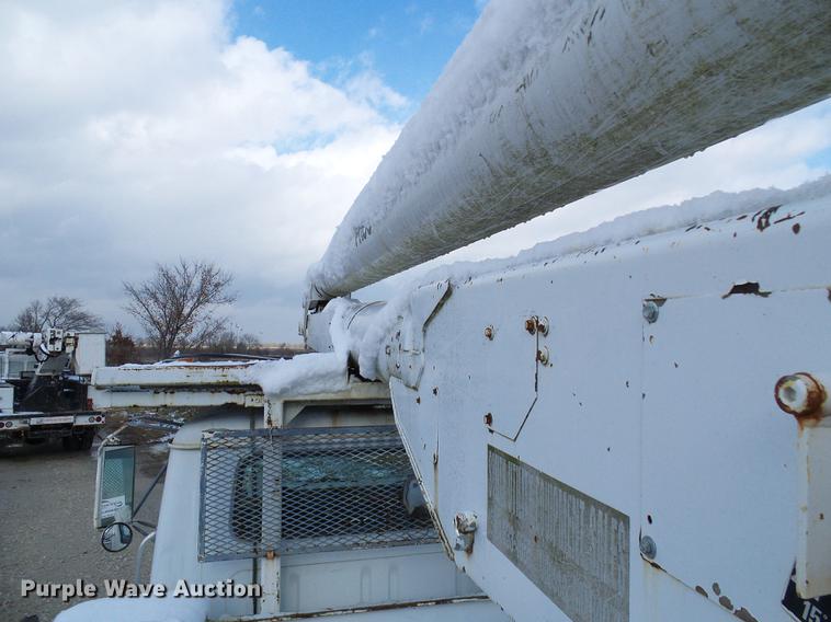 image for item DB2057 1993 International 4900 bucket truck