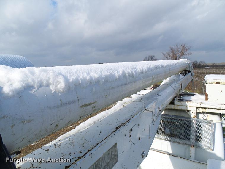 image for item DB2057 1993 International 4900 bucket truck