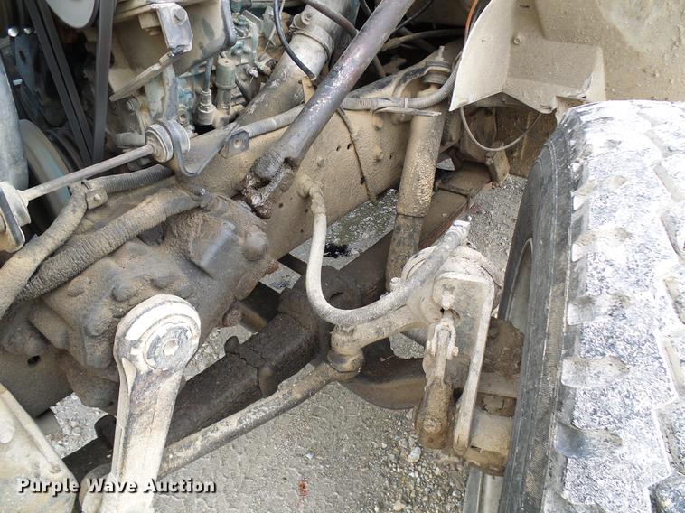 image for item DB2057 1993 International 4900 bucket truck