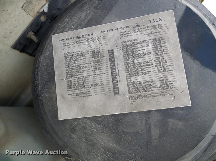 image for item DB2057 1993 International 4900 bucket truck