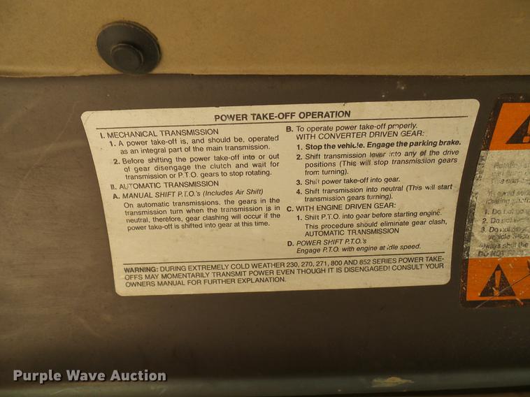 image for item DB2057 1993 International 4900 bucket truck