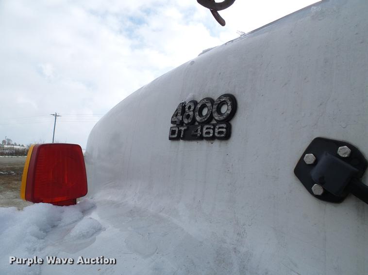 image for item DB2058 1995 International 4800 digger derrick truck