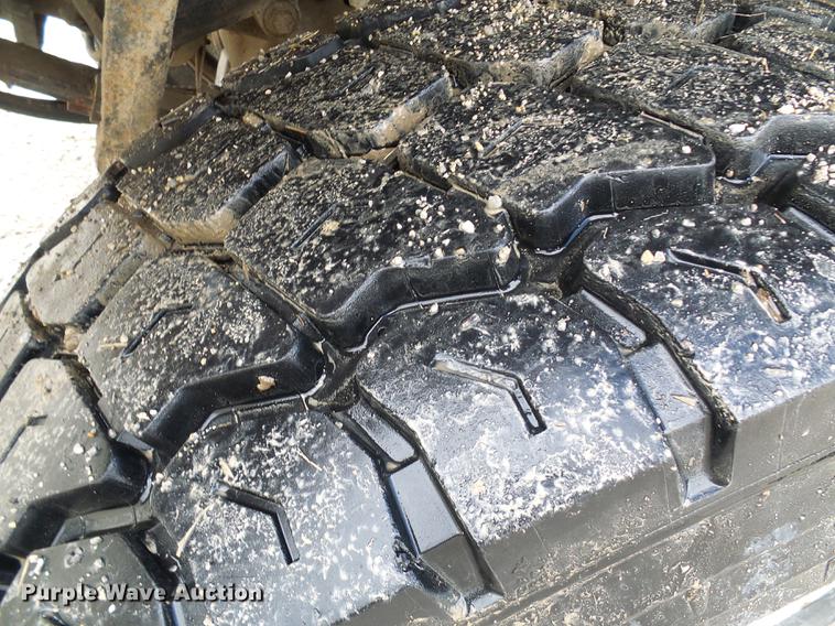 image for item DB2058 1995 International 4800 digger derrick truck