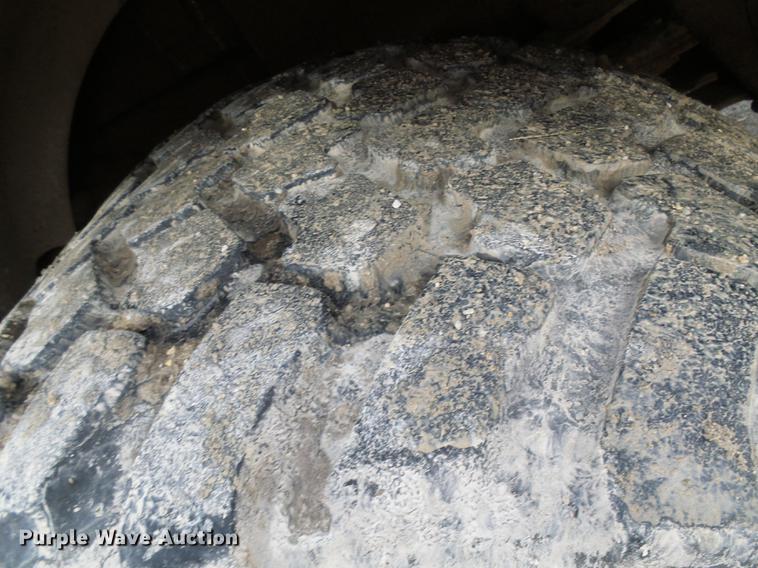 image for item DB2058 1995 International 4800 digger derrick truck