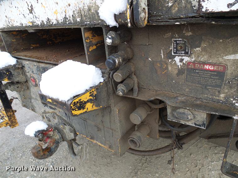 image for item DB2058 1995 International 4800 digger derrick truck