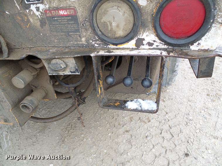 image for item DB2058 1995 International 4800 digger derrick truck