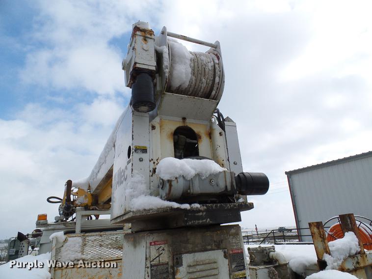 image for item DB2058 1995 International 4800 digger derrick truck