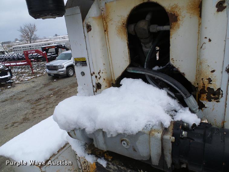 image for item DB2058 1995 International 4800 digger derrick truck