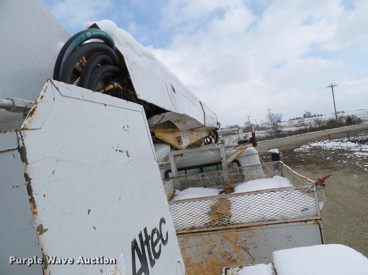 image for item DB2058 1995 International 4800 digger derrick truck