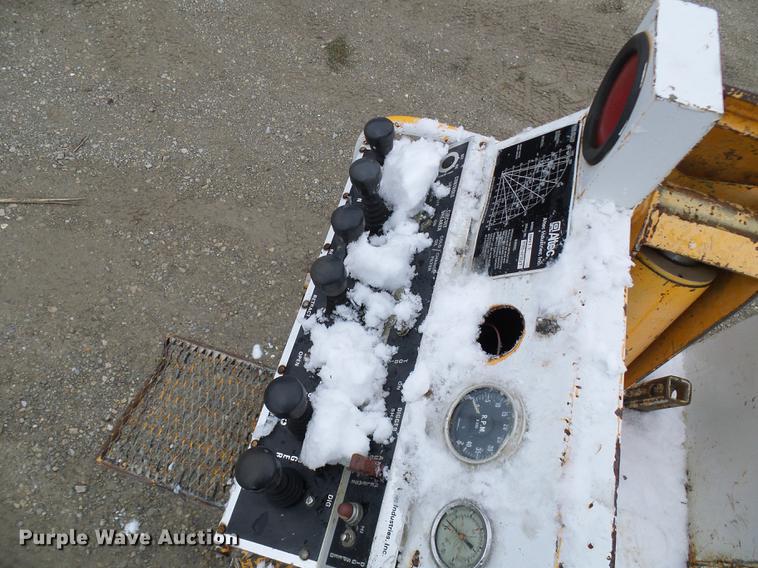 image for item DB2058 1995 International 4800 digger derrick truck