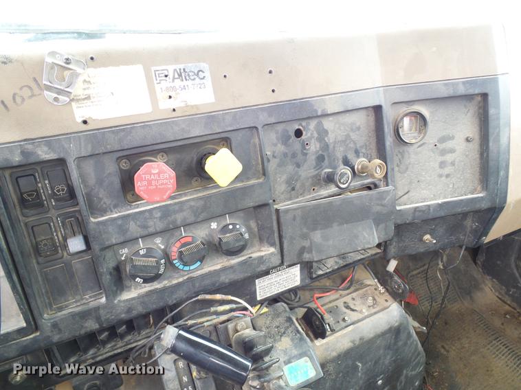 image for item DB2058 1995 International 4800 digger derrick truck