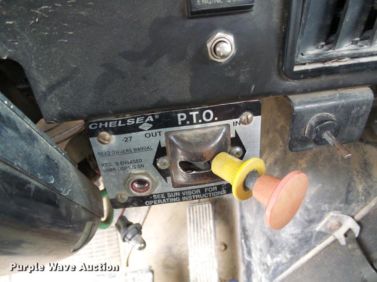 image for item DB2058 1995 International 4800 digger derrick truck