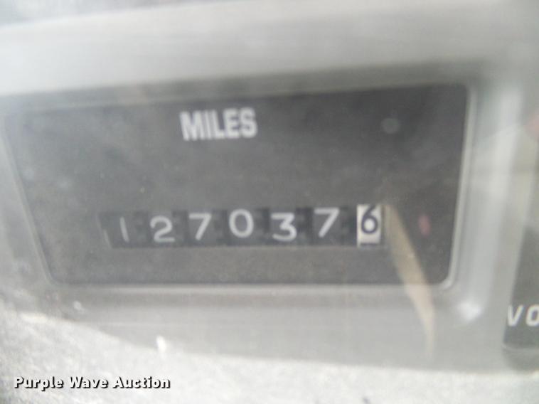 image for item DB2058 1995 International 4800 digger derrick truck